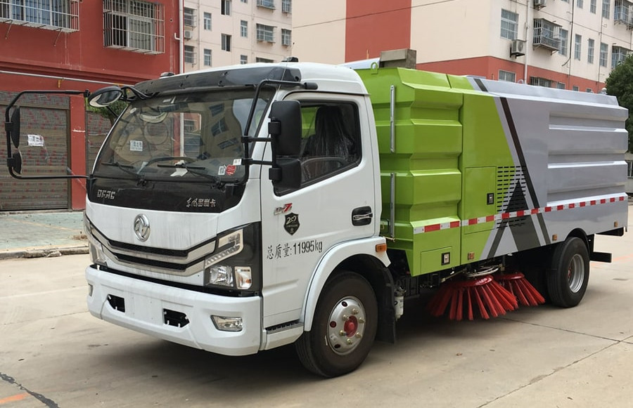 國(guó)六東風(fēng)多利卡7-8方掃路車(chē) 國(guó)六東風(fēng)多利卡7-8方掃路車(chē)